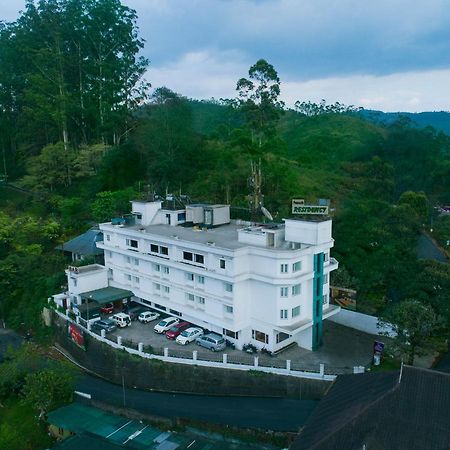 Issacs Residency Hotel Мунар Екстериор снимка
