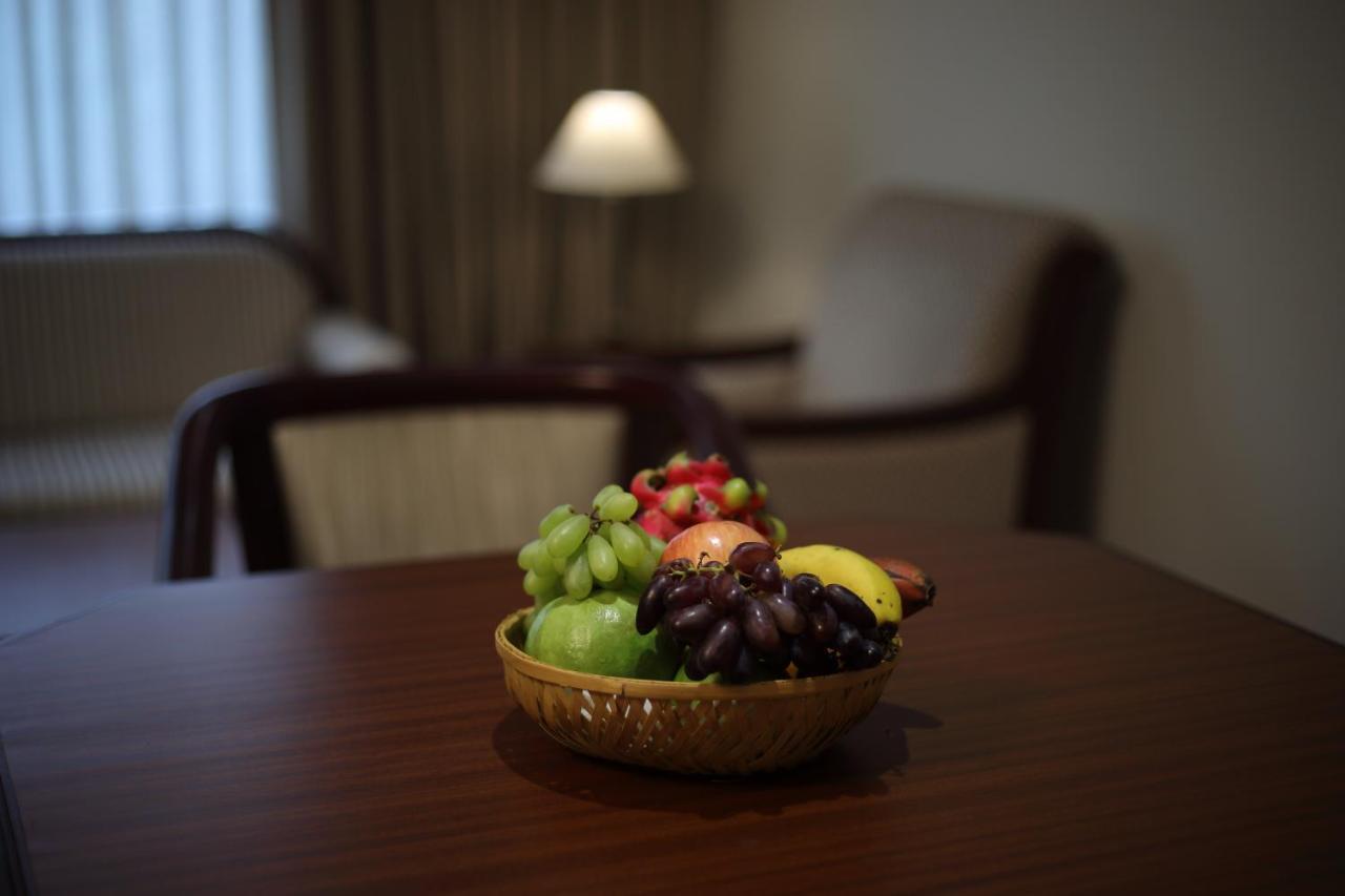 Issacs Residency Hotel Мунар Екстериор снимка