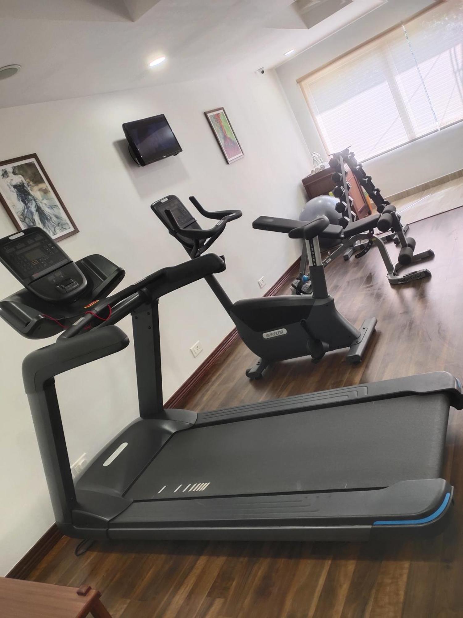 Issacs Residency Hotel Мунар Екстериор снимка