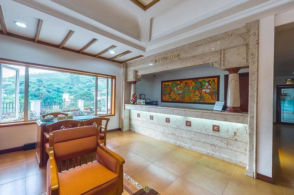 Issacs Residency Hotel Мунар Екстериор снимка