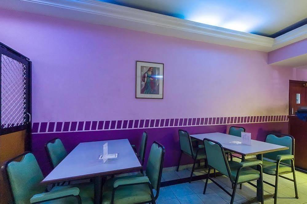 Issacs Residency Hotel Мунар Екстериор снимка